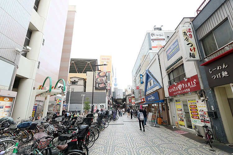 スカイツリーの方向へ進みます	